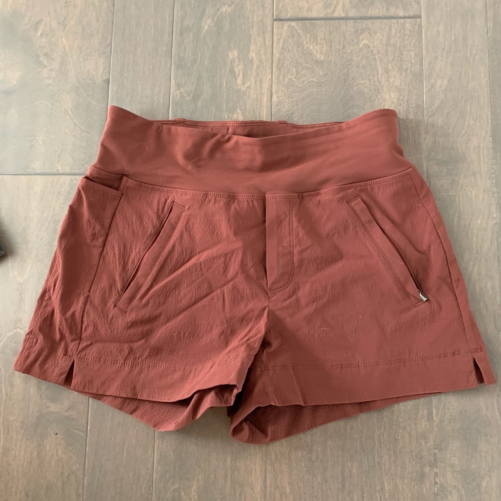 Athleta Trekkie North Shorts Size 0 NWOT Dried Cinnamon